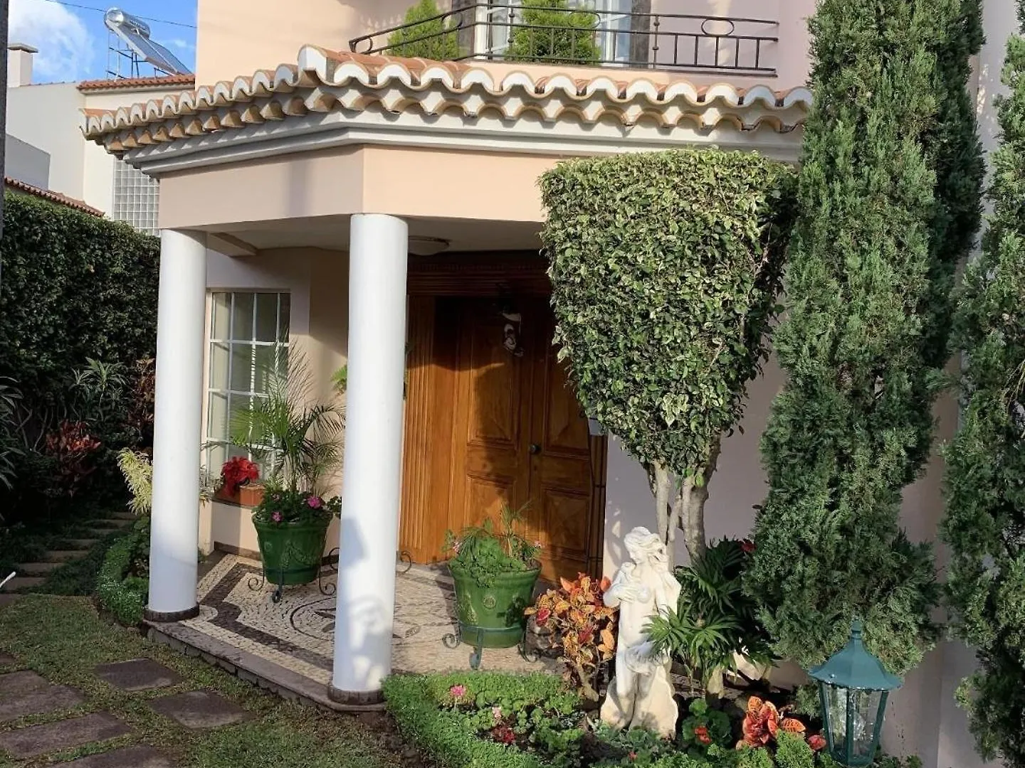 Ferienhaus In Canico Mit Garten Und Terrasse